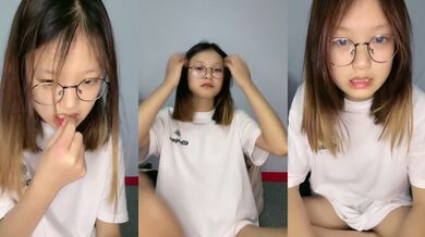 新人！【泡泡鱼妹妹】两个00后可爱眼镜妹~舌吻互舔无套啪啪~稚嫩的少女胴体，看了流鼻血 (8)